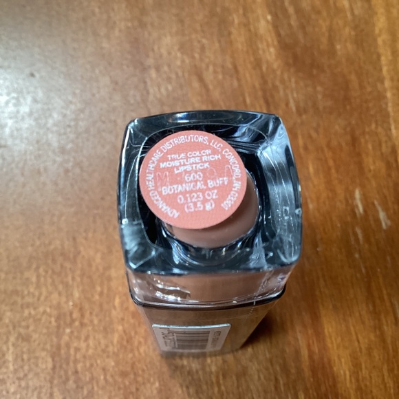 Nuance Salma Hayek True Color Moisture Rich Lipstick Botanical Buff 600 Sealed - Picture 11 of 12